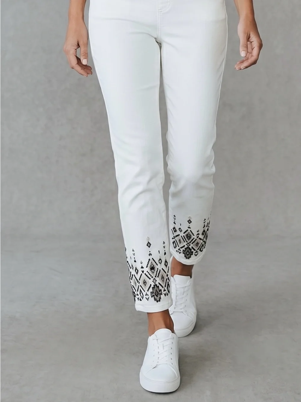 CHICOS So Slimming White Beaded Ankle Jeggings/Embroidered/SIZE:US-6R/CHICOS 0.5